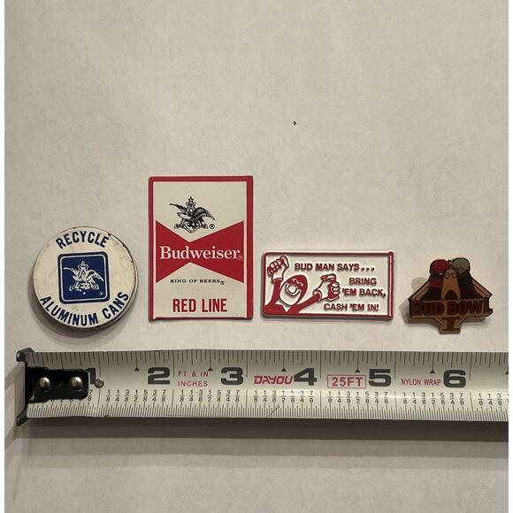 Vintage Lot Of Budweiser Anheuser Busch Magnets And Pin Bud Man Bud Bowl - Picture 7 of 7